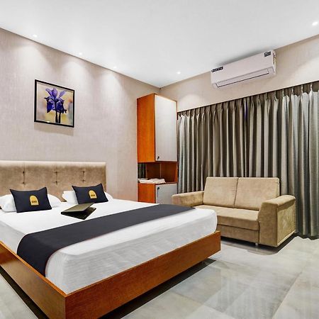 Townhouse Oak Hotel Vaibhav Сурат Экстерьер фото