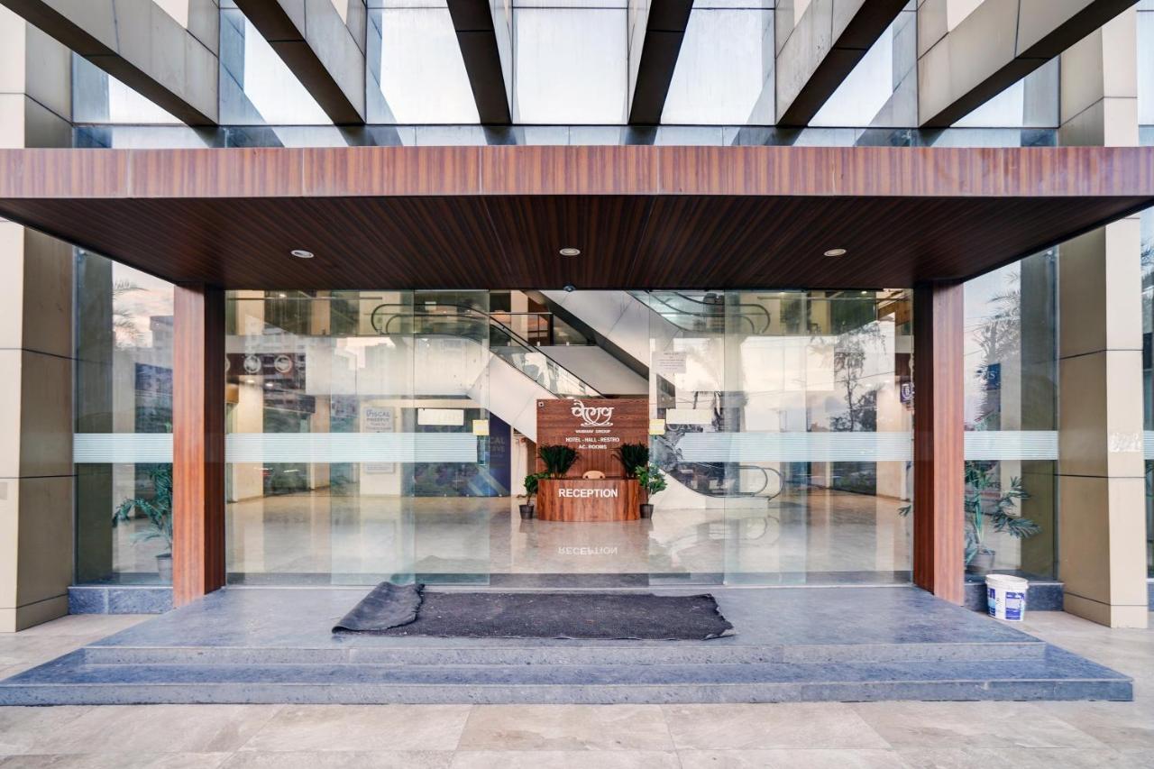 Townhouse Oak Hotel Vaibhav Сурат Экстерьер фото