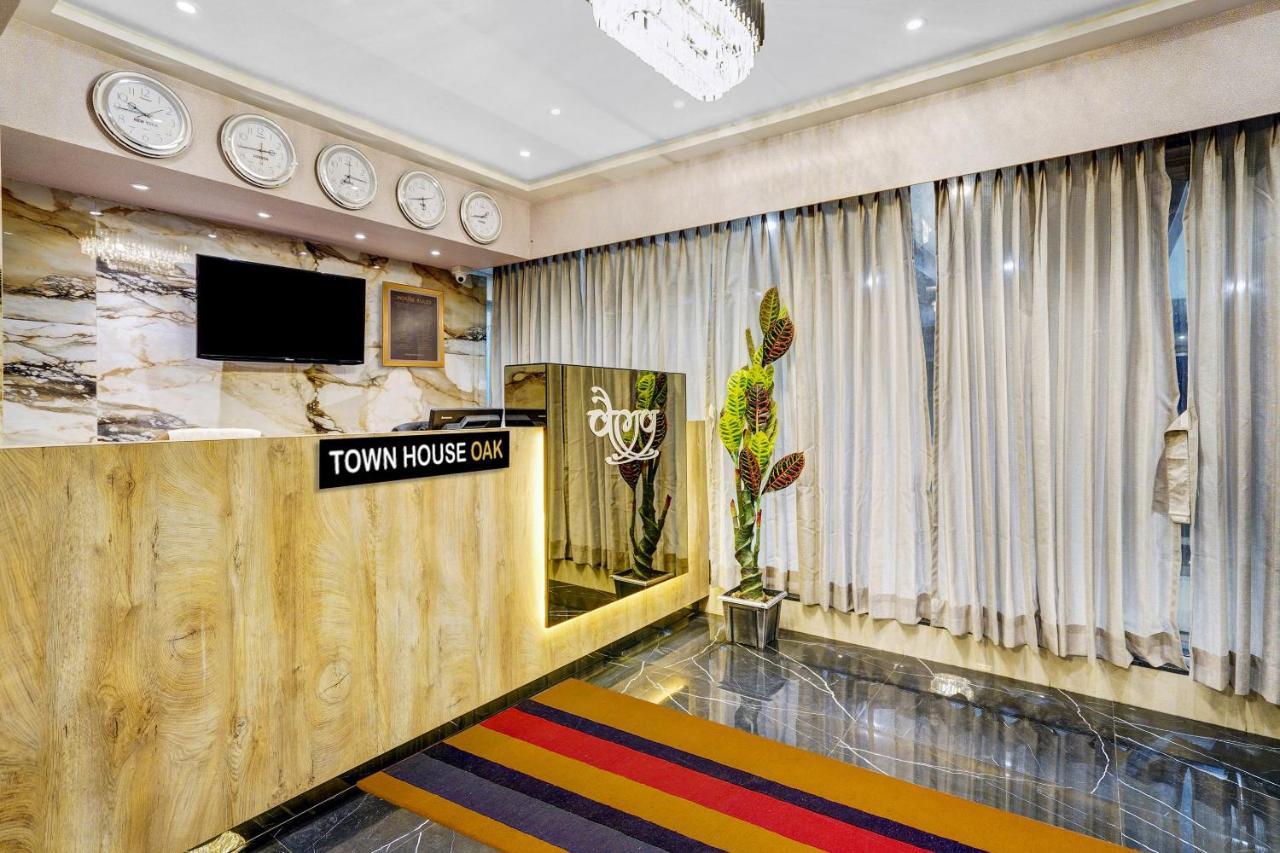 Townhouse Oak Hotel Vaibhav Сурат Экстерьер фото