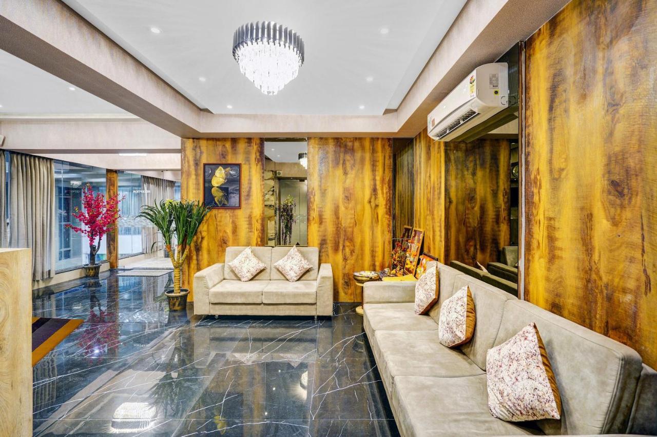 Townhouse Oak Hotel Vaibhav Сурат Экстерьер фото