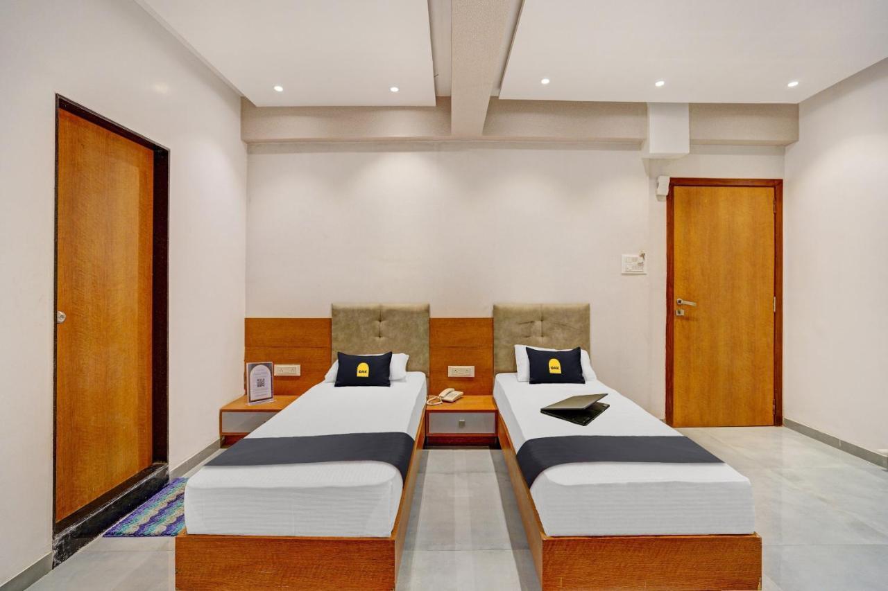Townhouse Oak Hotel Vaibhav Сурат Экстерьер фото