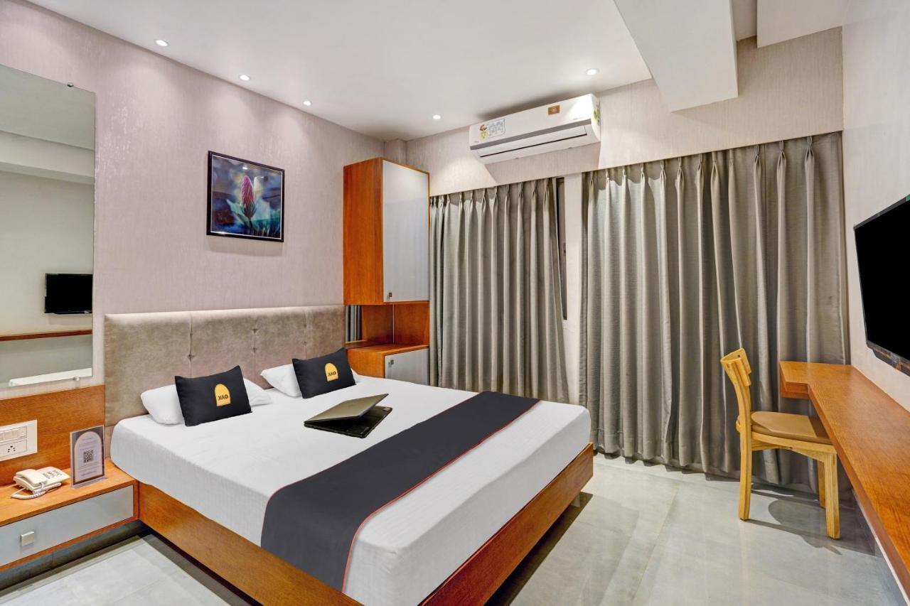 Townhouse Oak Hotel Vaibhav Сурат Экстерьер фото
