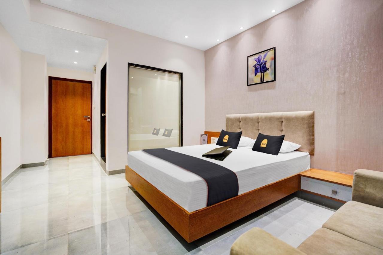 Townhouse Oak Hotel Vaibhav Сурат Экстерьер фото