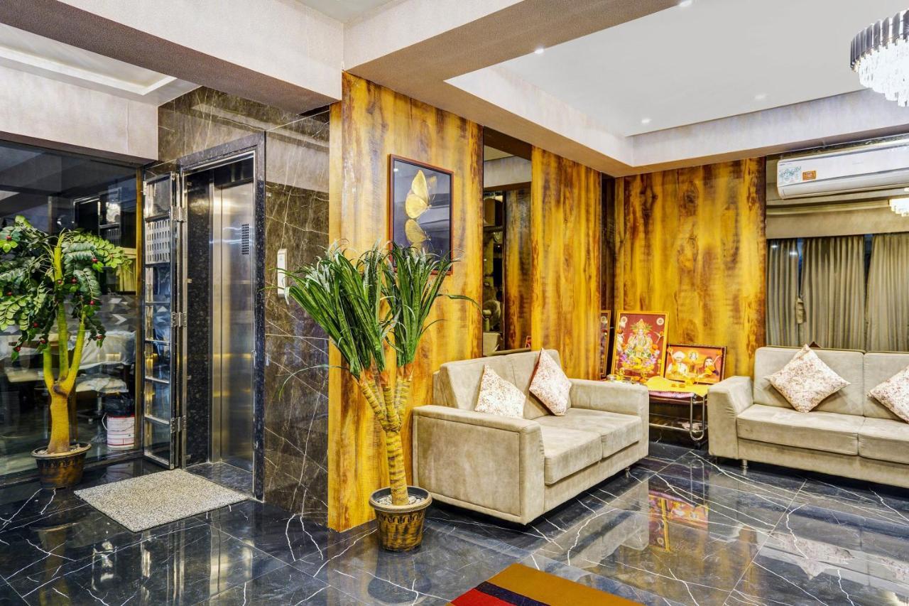 Townhouse Oak Hotel Vaibhav Сурат Экстерьер фото