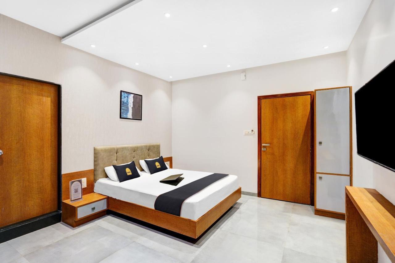 Townhouse Oak Hotel Vaibhav Сурат Экстерьер фото