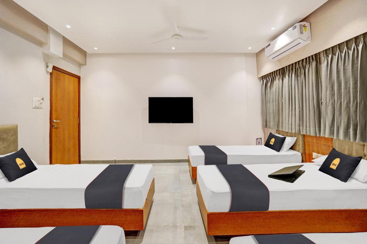 Townhouse Oak Hotel Vaibhav Сурат Экстерьер фото