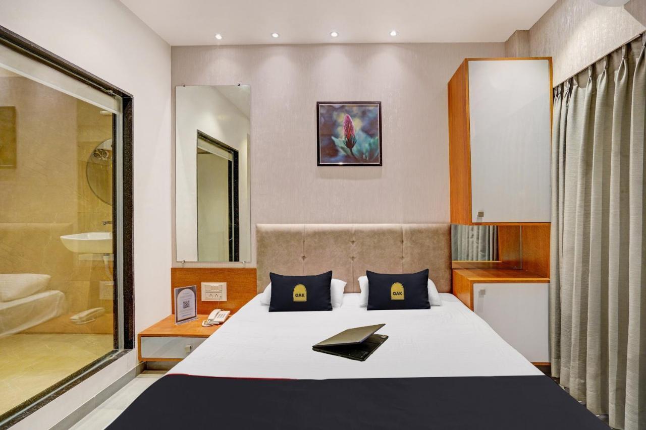Townhouse Oak Hotel Vaibhav Сурат Экстерьер фото